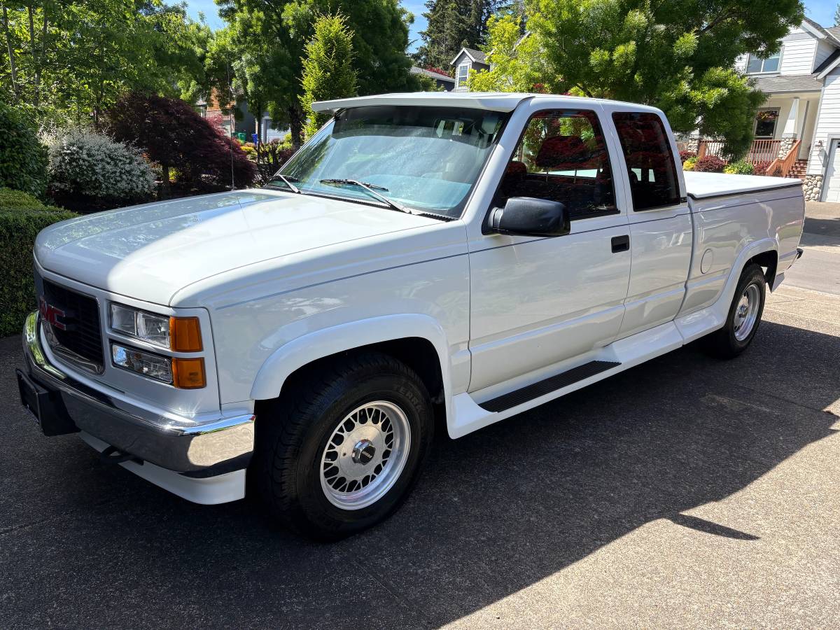 Gmc-Sierra-1500-1995-white