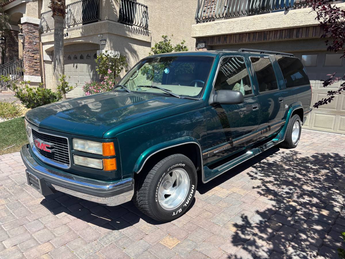 Gmc-Suburban-1996
