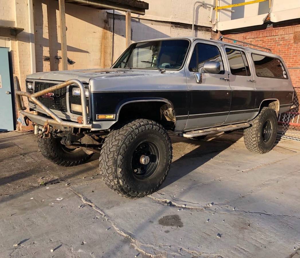 Gmc-Suburban-2500-diesel-1990-silver