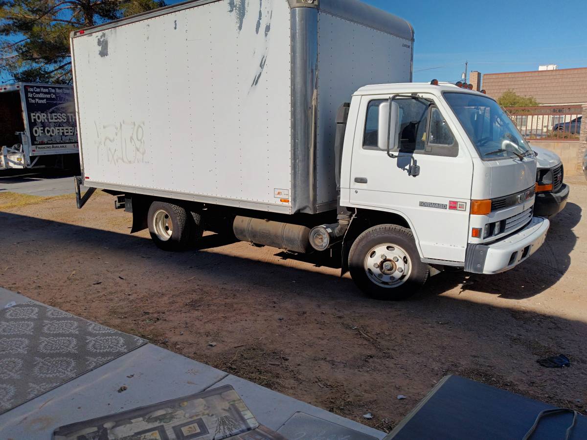 Gmc-W4-4500-medium-duty-med-tilt-67.2-bbc-diesel-1992-white