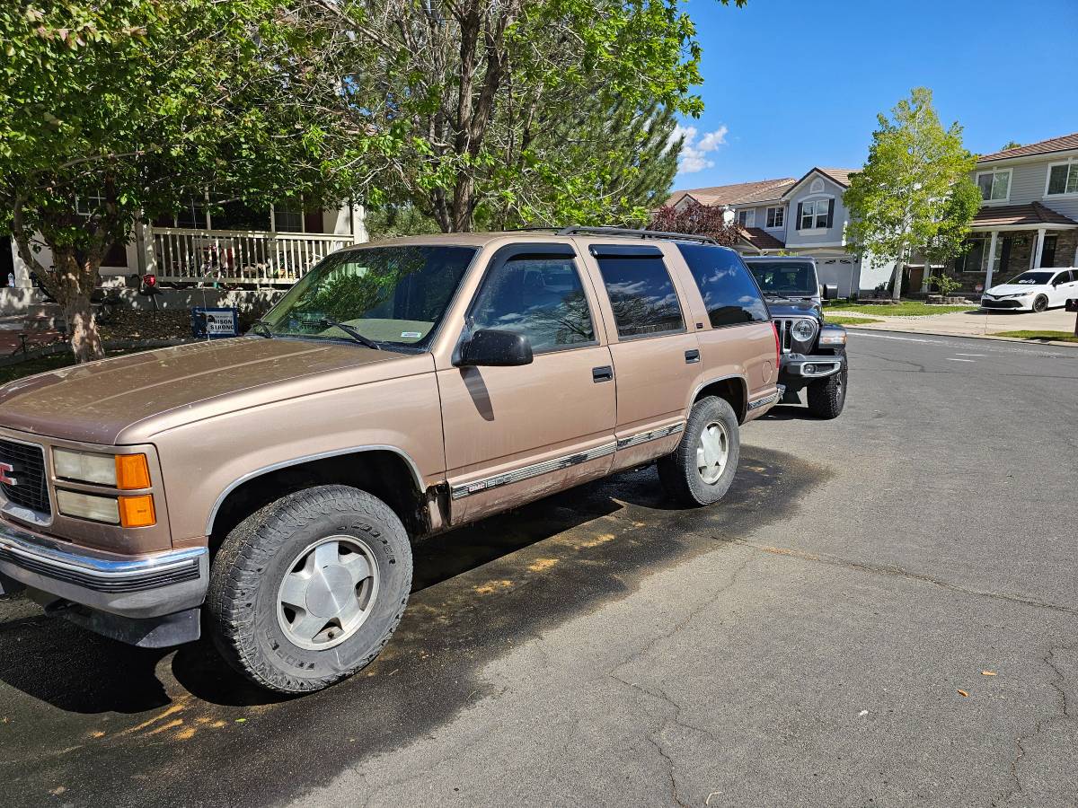 Gmc-Yukon-1995-brown