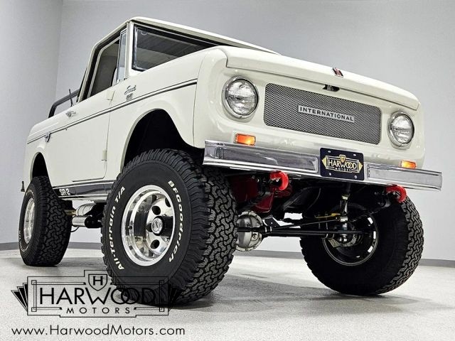 International-Harvester-Scout-1967-Pickup-Gold-vinyl