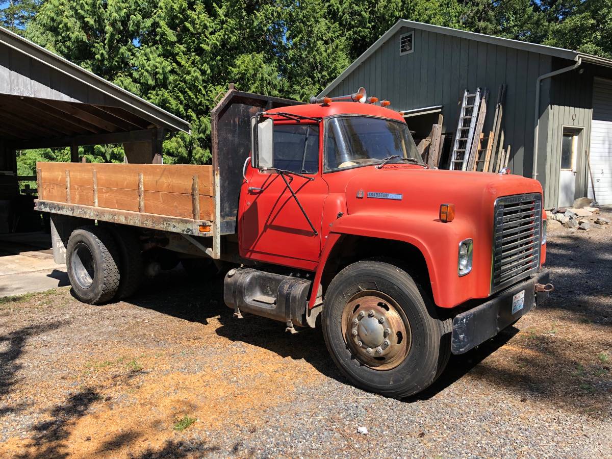 International-ihc-Load-star-1700-truck-1977-red