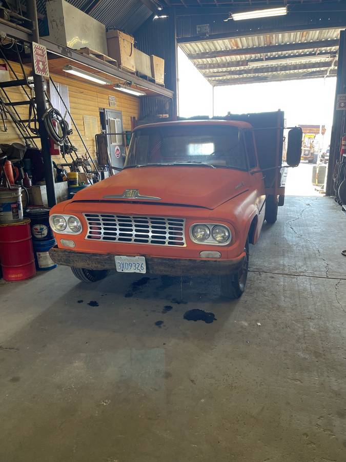 International-ihc-V-130-1962-orange