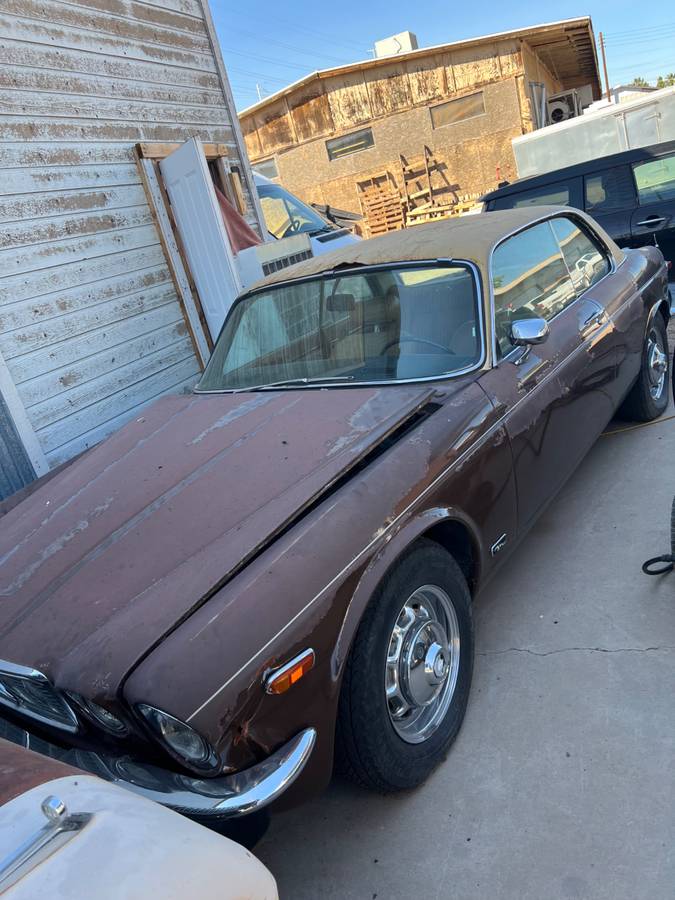 Jaguar-Xj6c-1977