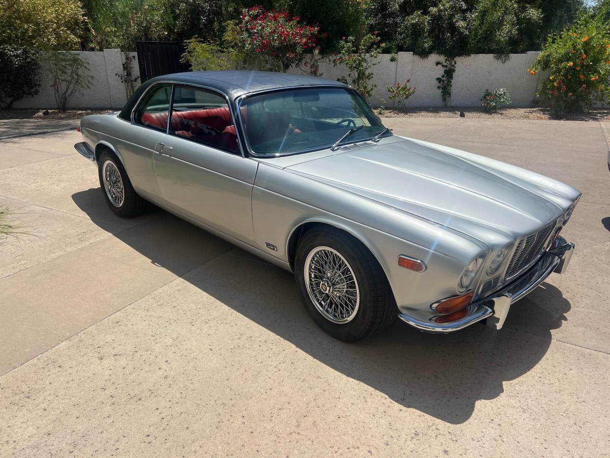 Jaguar-Xj6c-2-door-1976-silver
