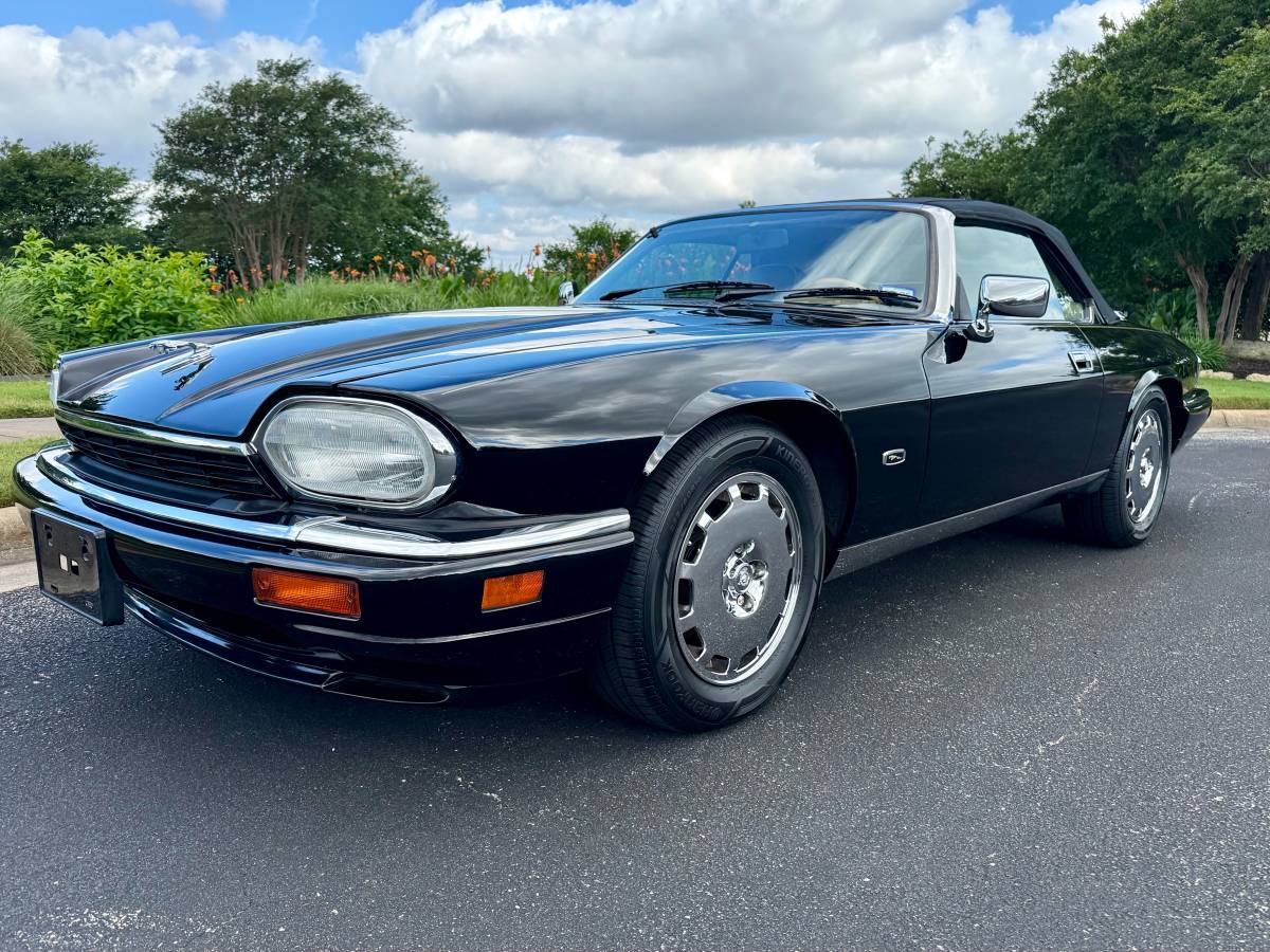 Jaguar-Xjs-1996-black