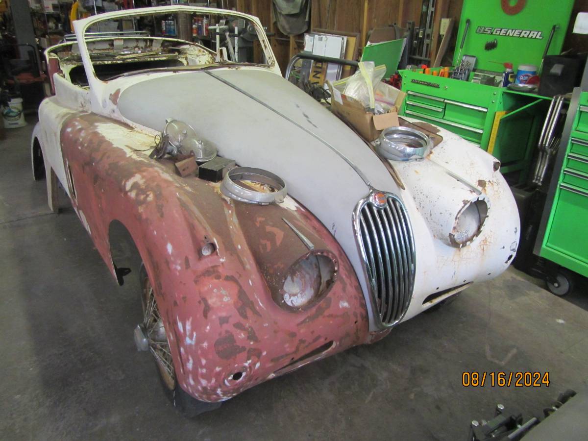 Jaguar-Xk-dhc-1957-silver