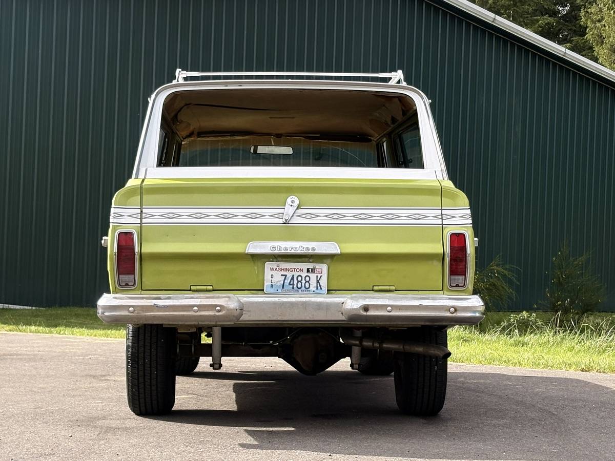 Jeep-Cherokee-1975