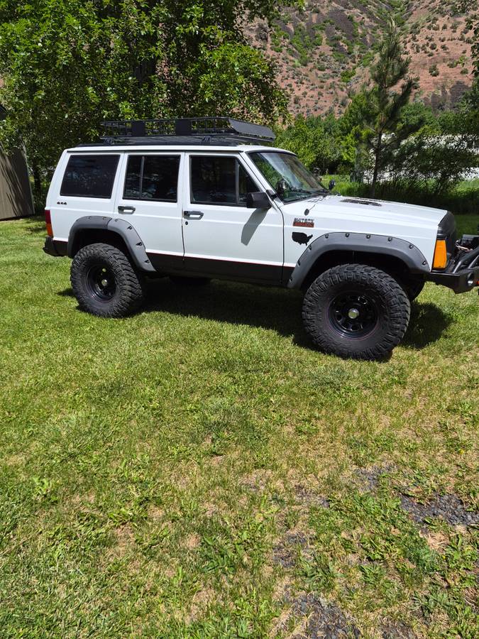 Jeep-Cherokee-1992-white