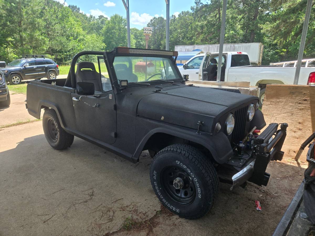 Jeep-Jeepster-1968-black