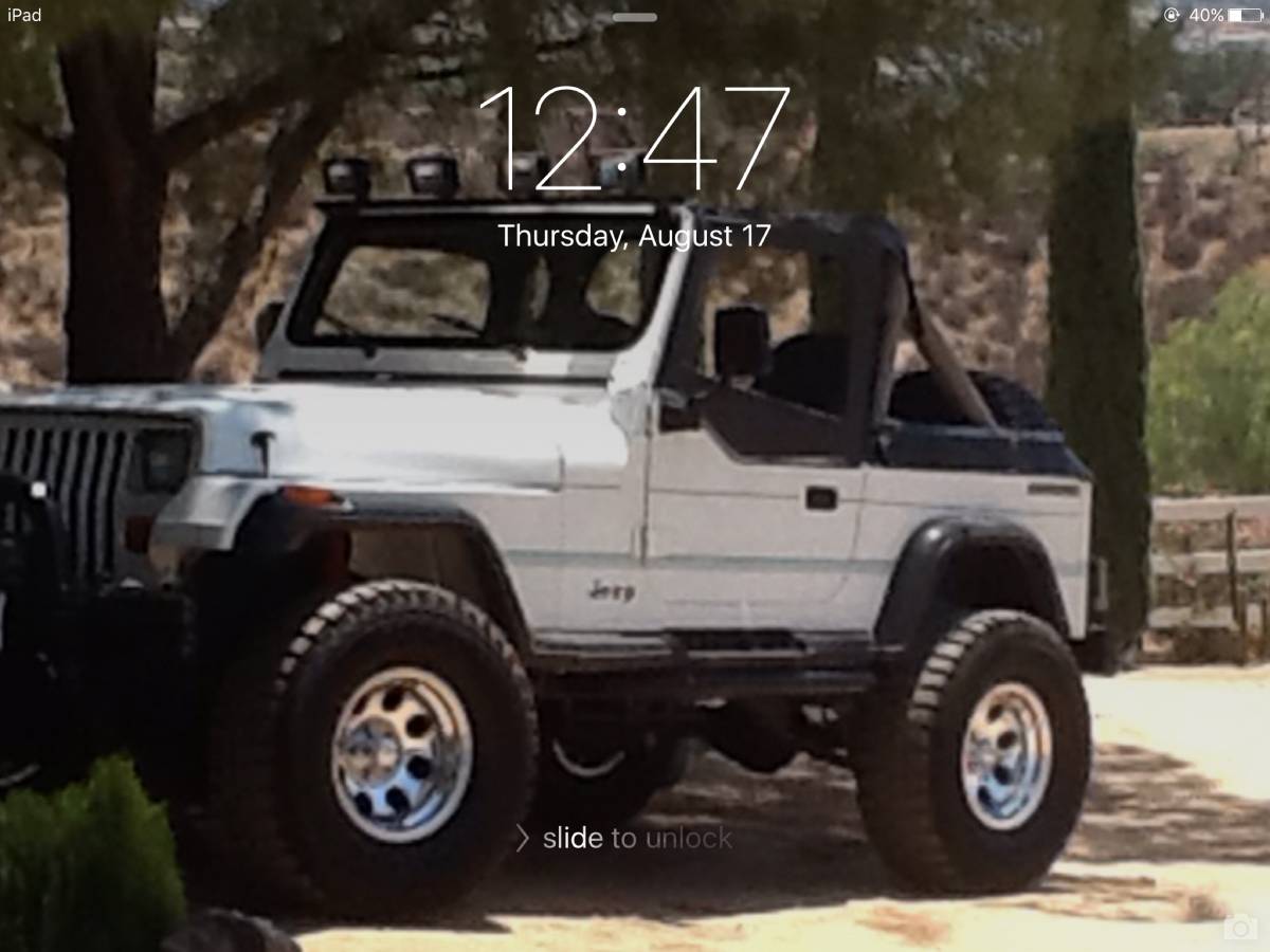 Jeep-Wrangler-1989-white