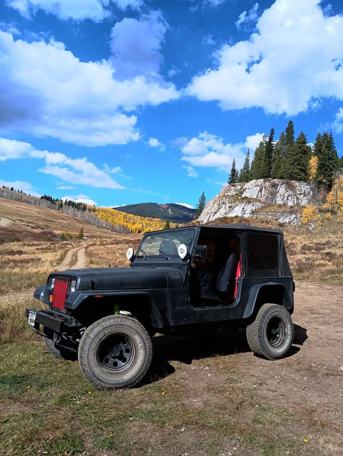 Jeep-Wrangler-1990