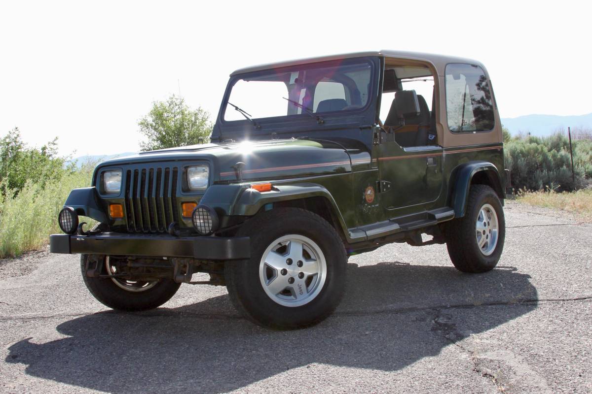 Jeep-Wrangler-1995