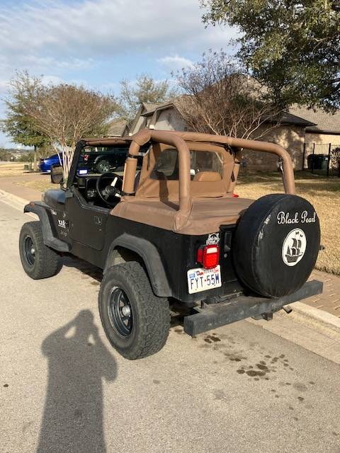 Jeep-Wrangler-s-1992-black