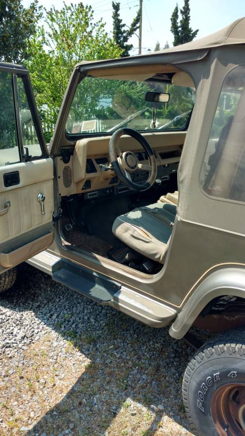 Jeep-Wrangler-sahara-1989-green