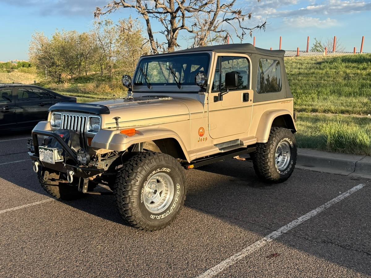 Jeep-Wrangler-sahara-1994