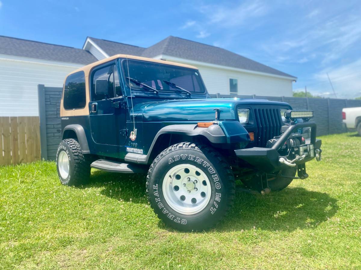 Jeep-Wrangler-sahara-1995