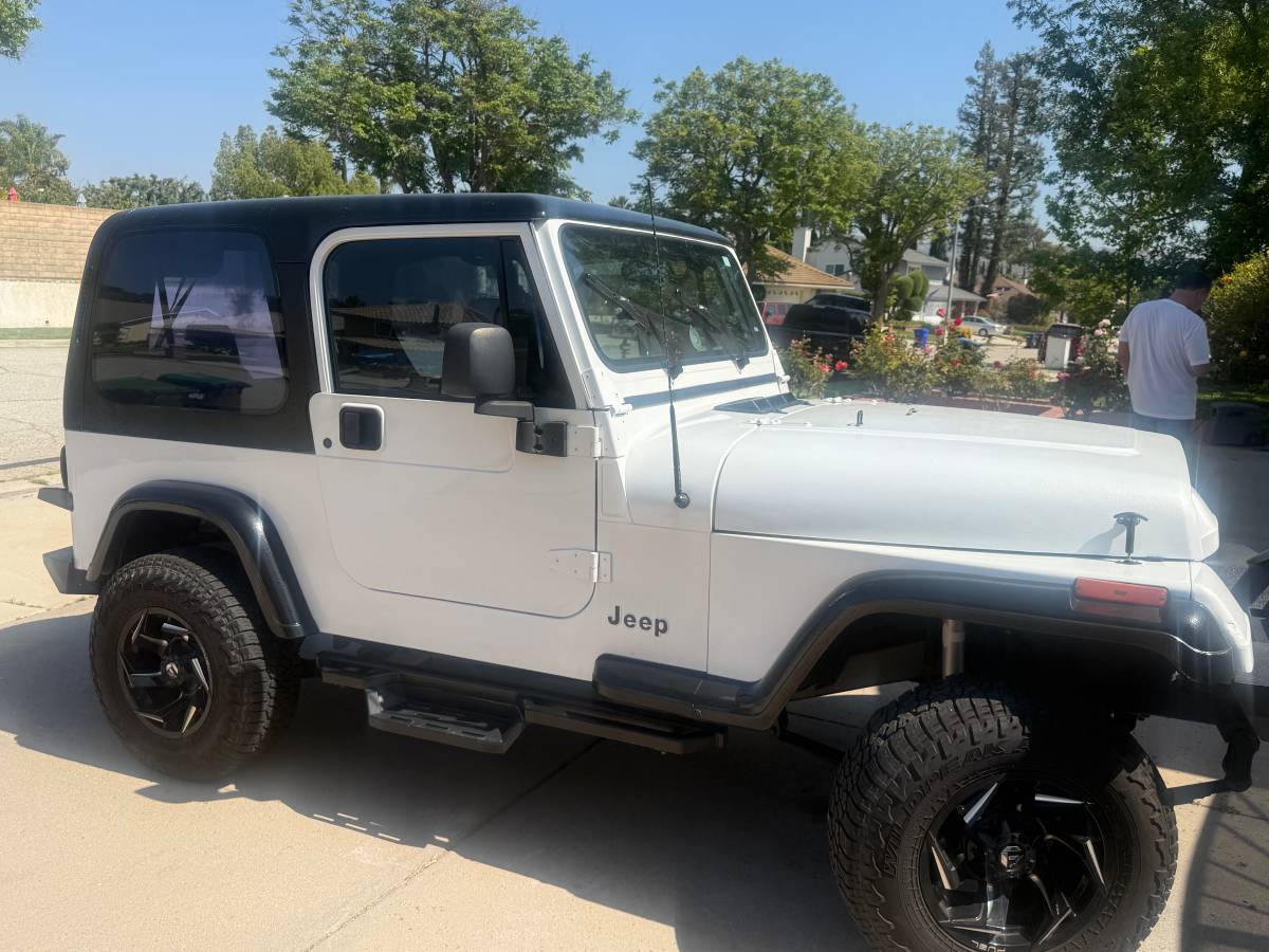Jeep-Wrangler-sport-1993-white