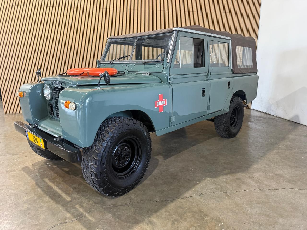 Land-Rover-Series-II-1969-SUV-Brown