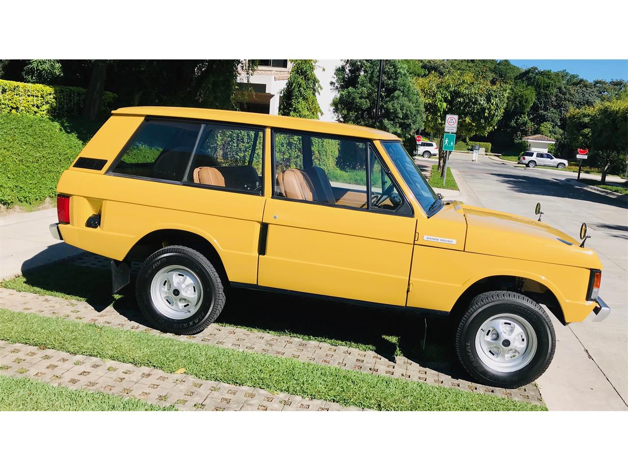 Land-rover-Range-rover-1978-Bahama-Gold-Brown