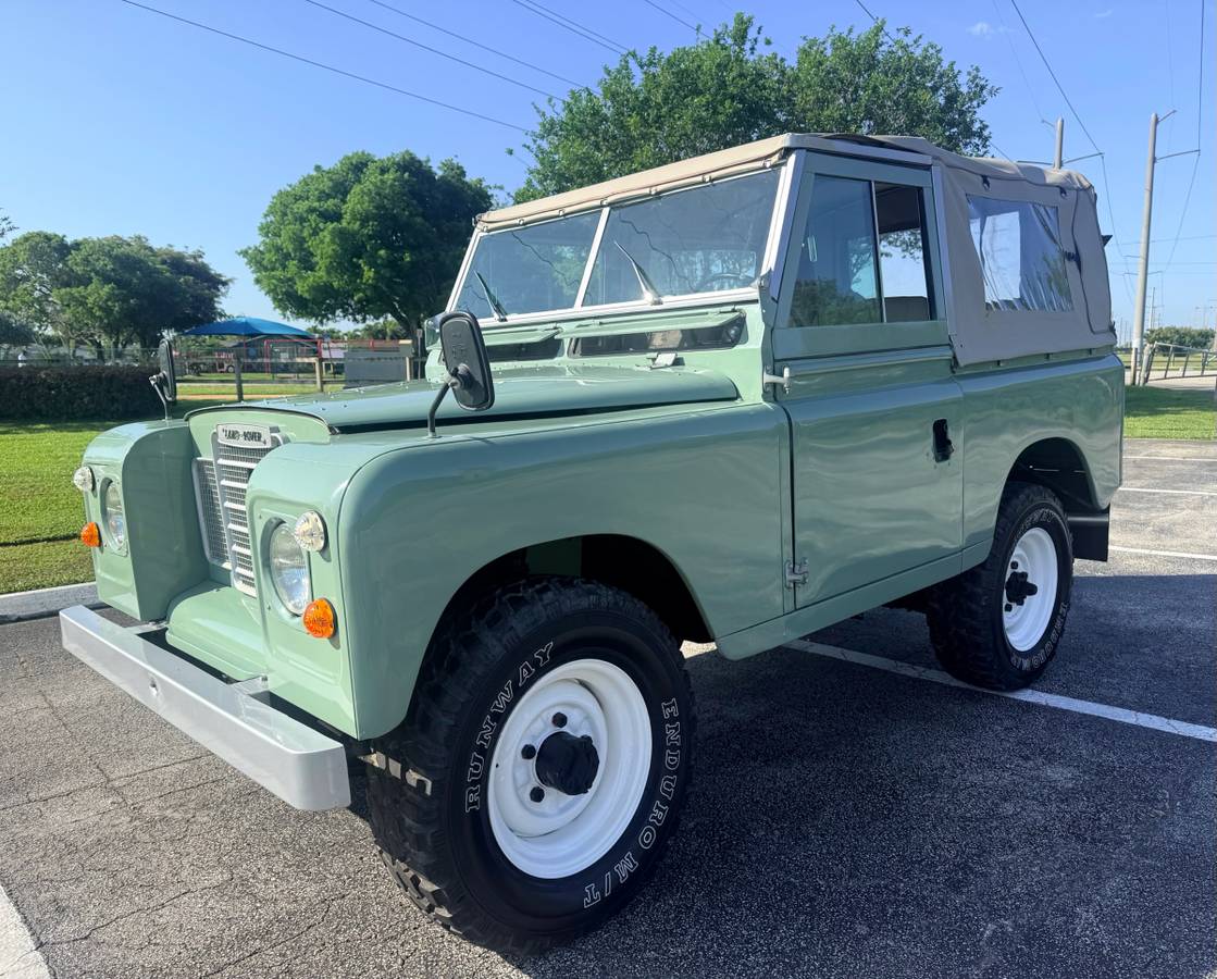 Land-rover-Santana-ll-1968-green