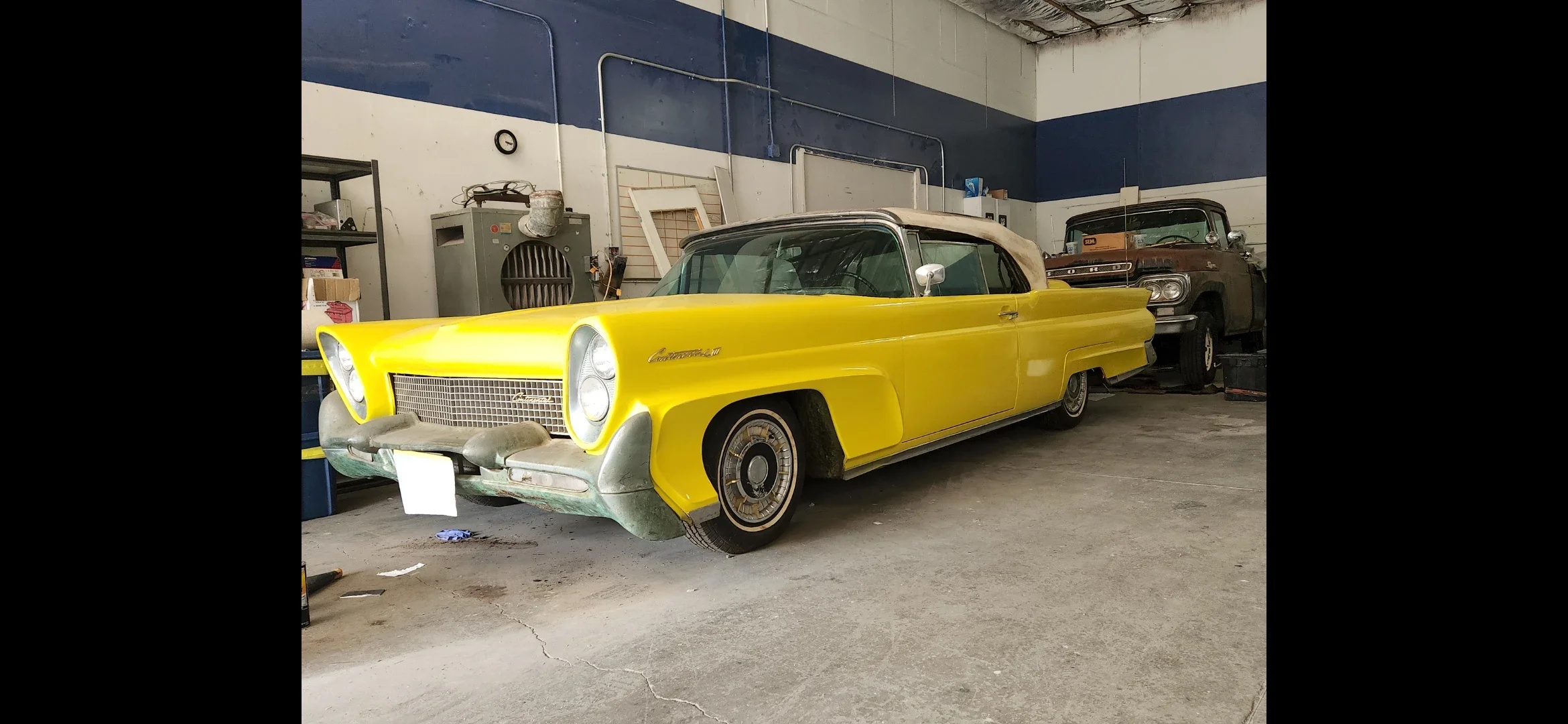 Lincoln-Continental-1958-Yellow-Black