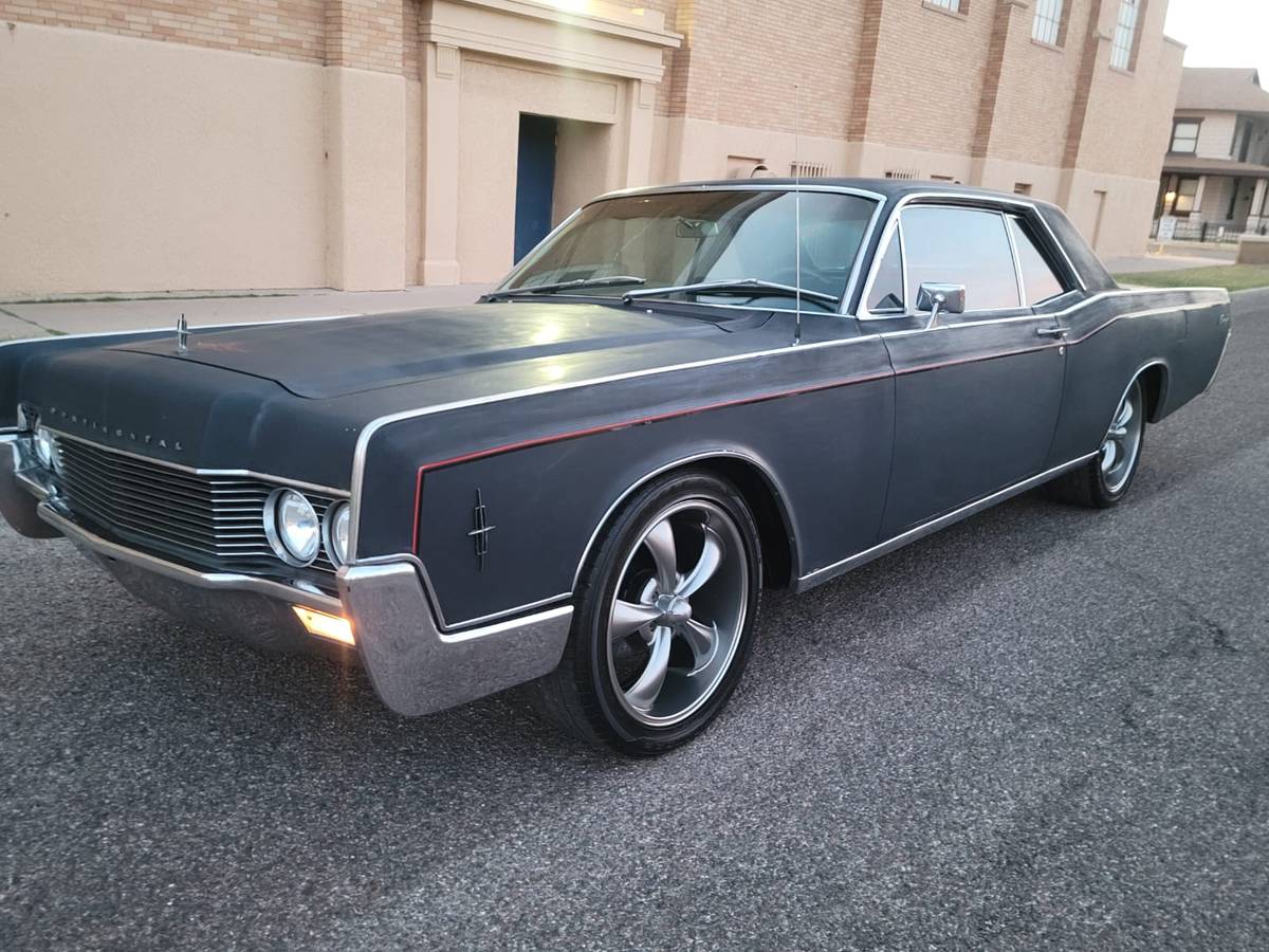 Lincoln-Continental-1966