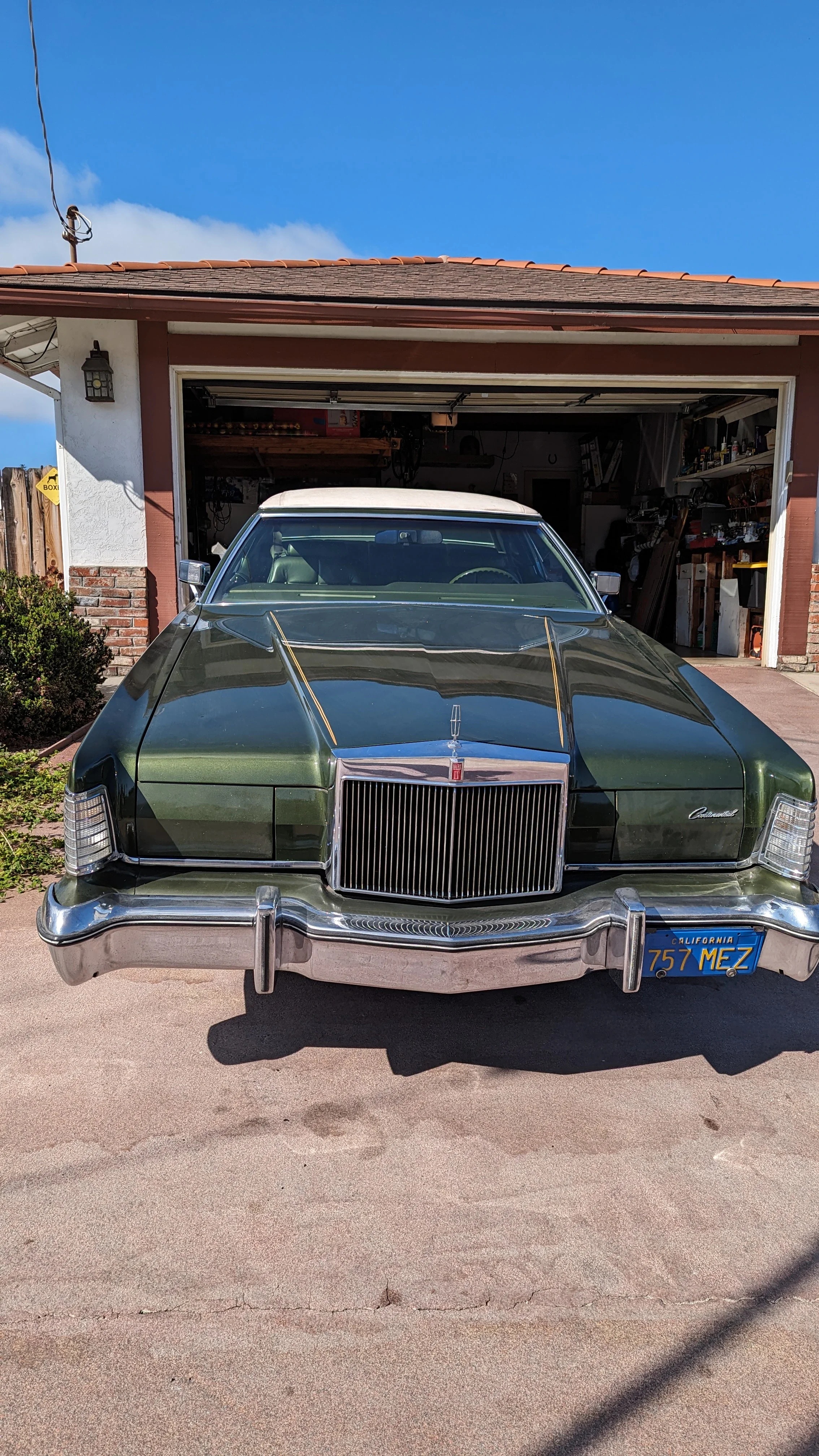 Lincoln-Continental-1975-Green-Green