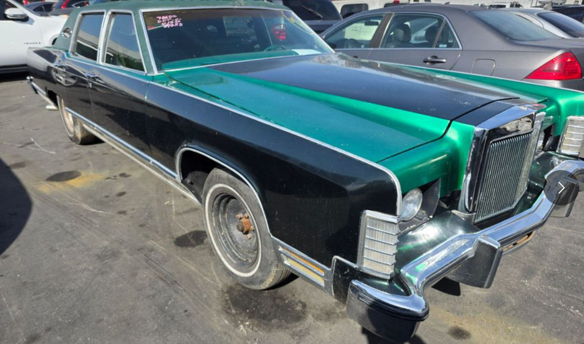 Lincoln-Continental-1977-Green