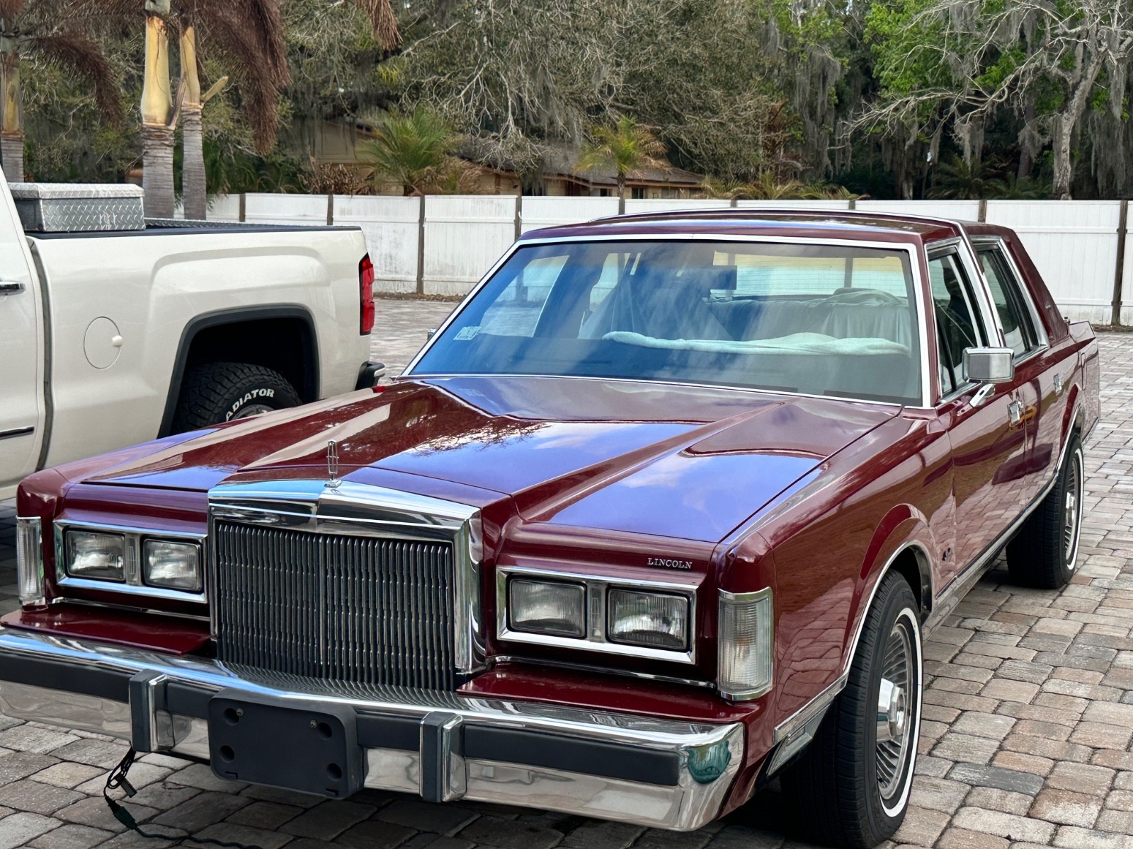 Lincoln-Town-Car-1988-Sedan-Blue