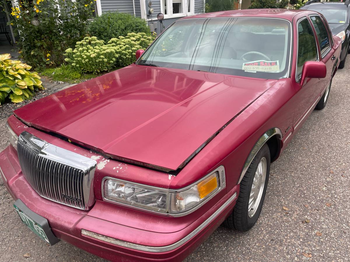 Lincoln-Town-car-1995-red