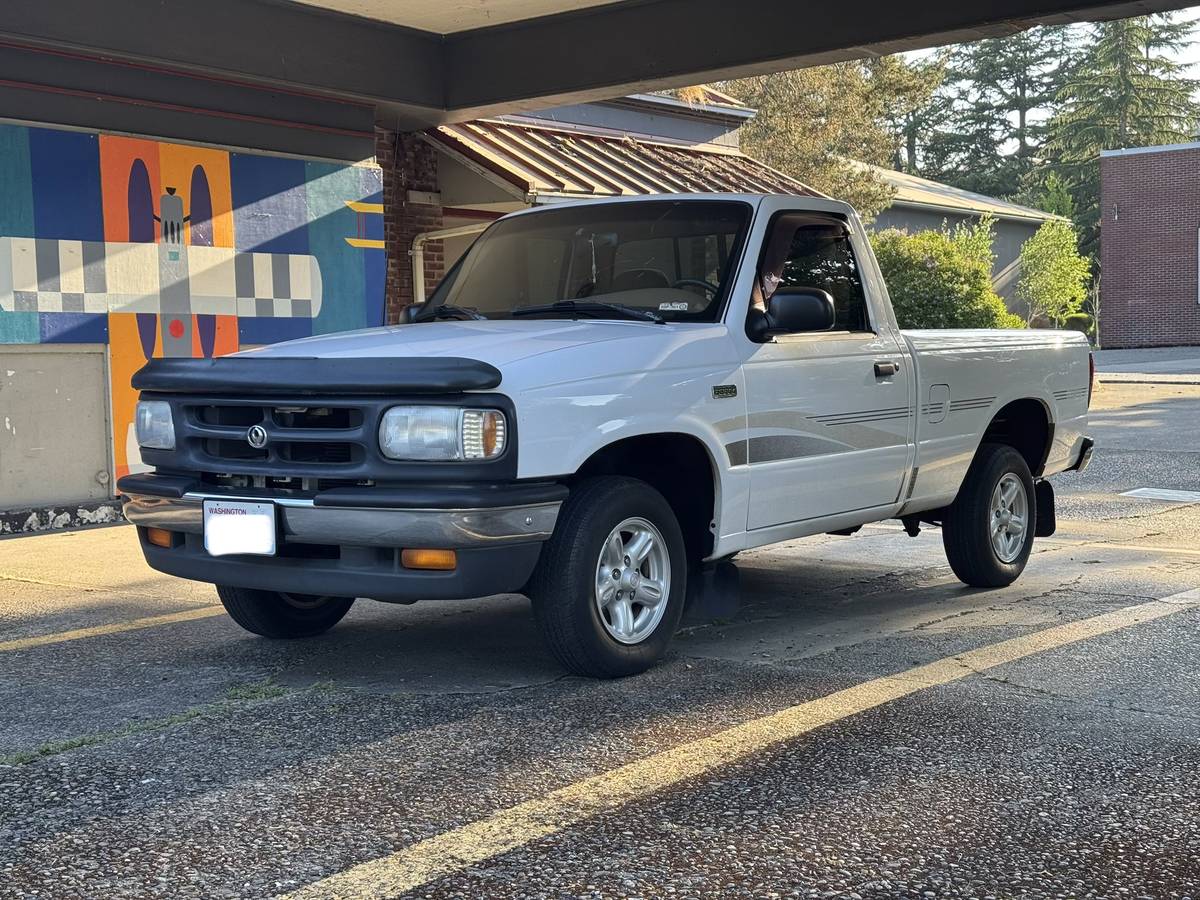 Mazda-B-series-pickup-1996-white