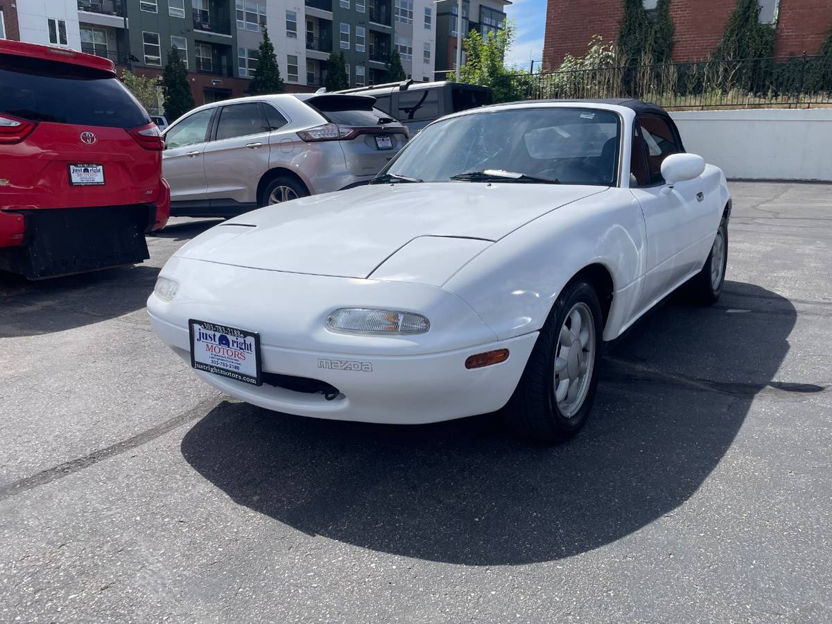 Mazda-Mx-5-miata-1990-white