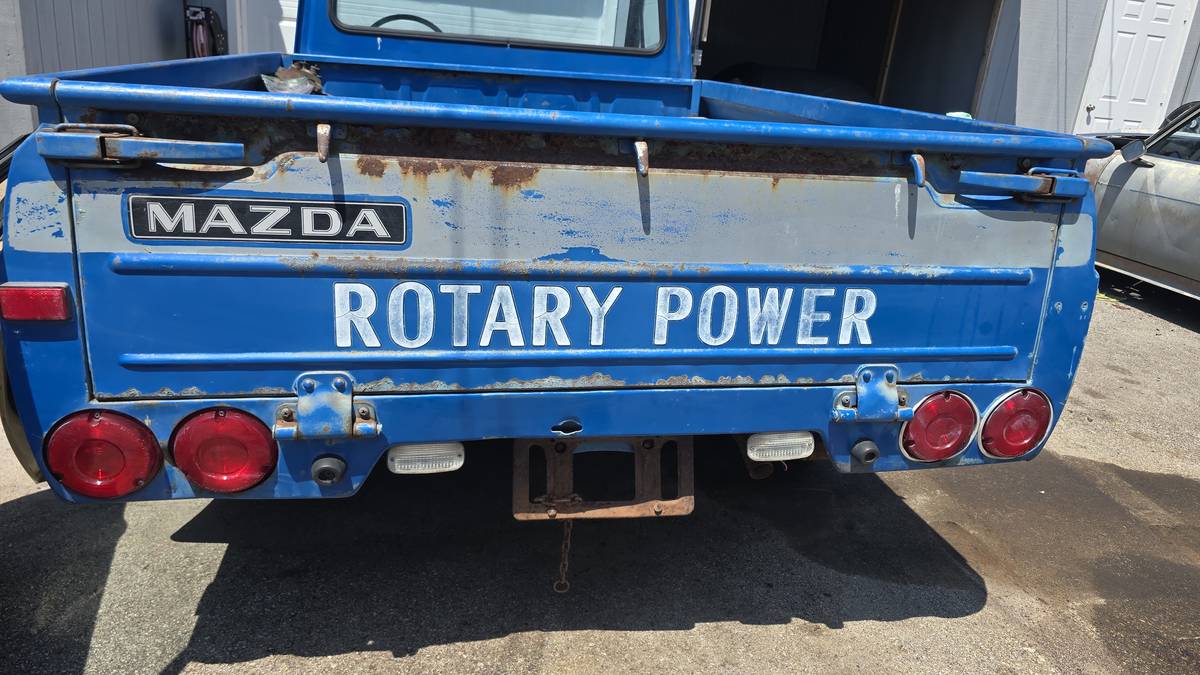 Mazda-Rotary-truck-1975