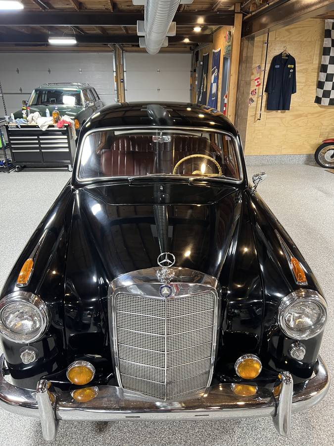 Mercedes-220s-1958-black