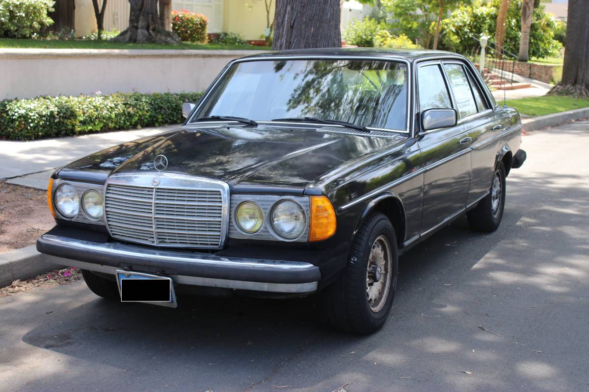 Mercedes-300d-diesel-1982