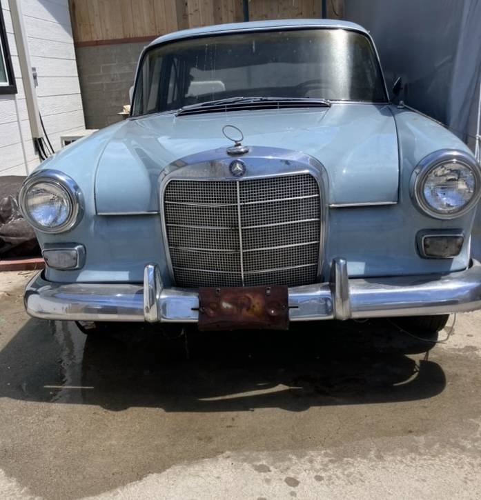Mercedes-benz-200d-diesel-1967-blue