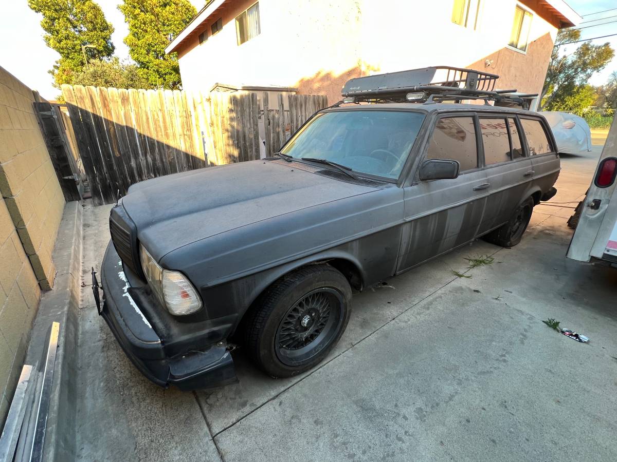 Mercedes-benz-300td-diesel-1983