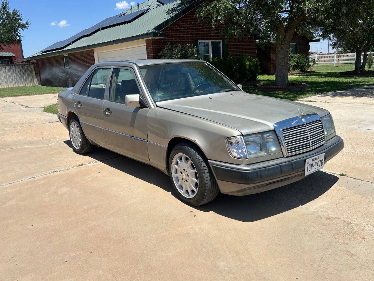 Mercedes-benz-E-class-1992-custom