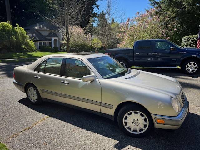 Mercedes-benz-E-class-1996