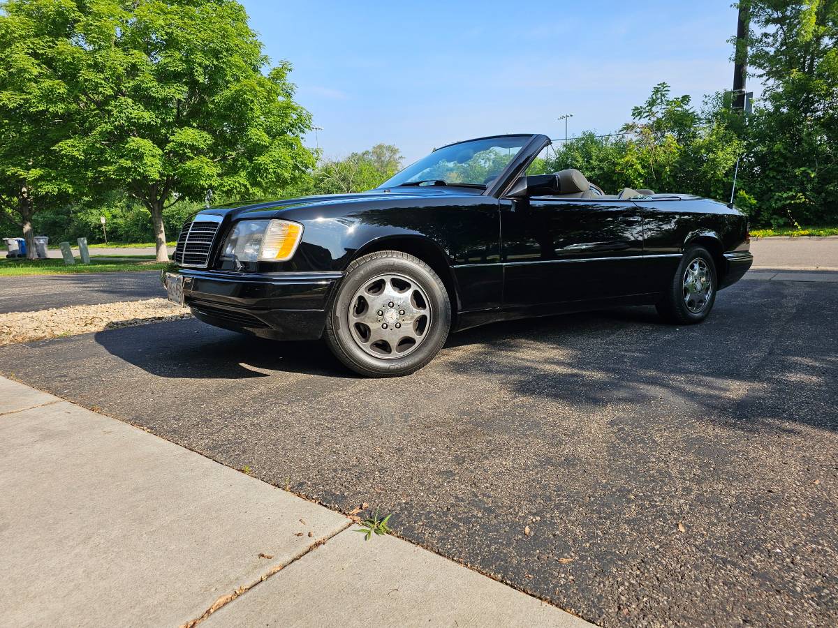 Mercedes-benz-E320-1995