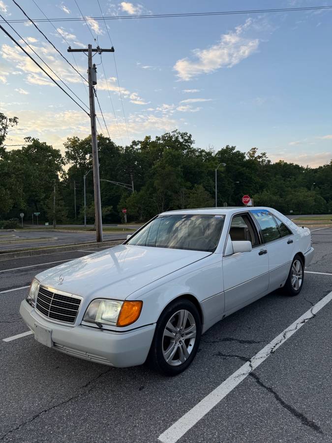 Mercedes-benz-S-class-diesel-1993-white