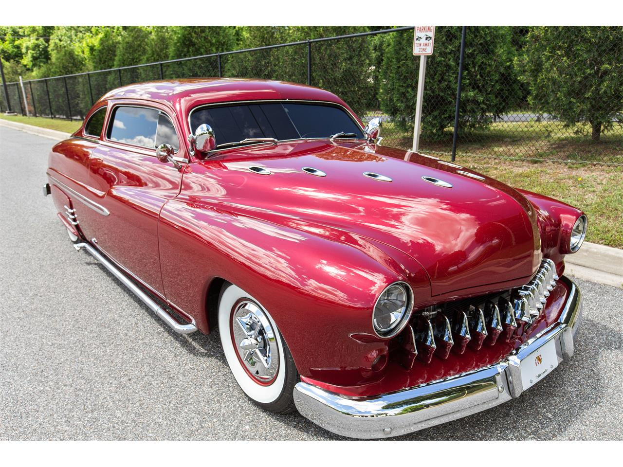 Mercury-2-dr-sedan-1949-Deep-Red-Tan-and-Red