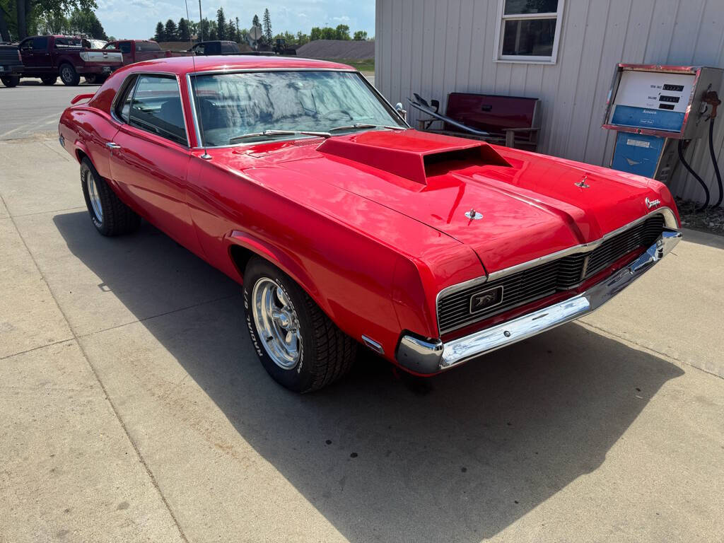 Mercury-Cougar-1969-Red