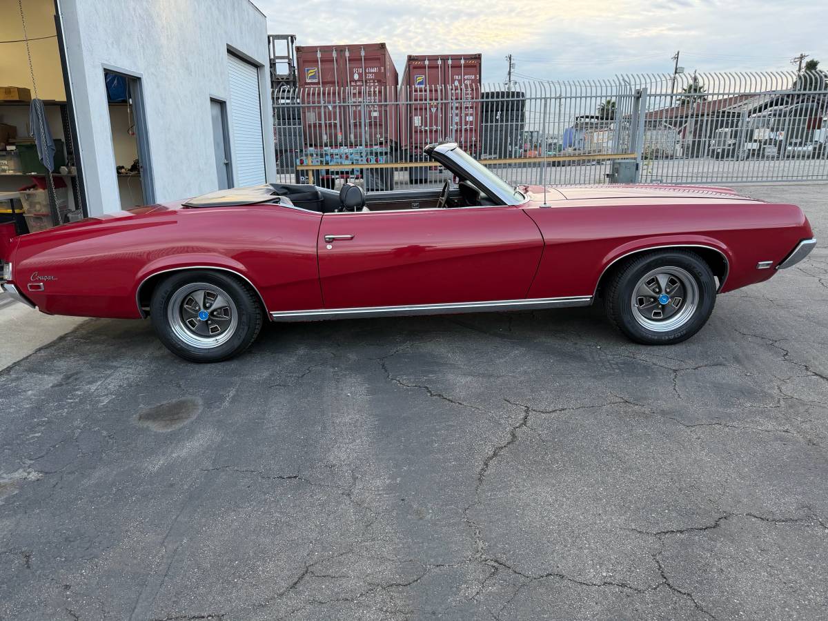 Mercury-Cougar-1969-red