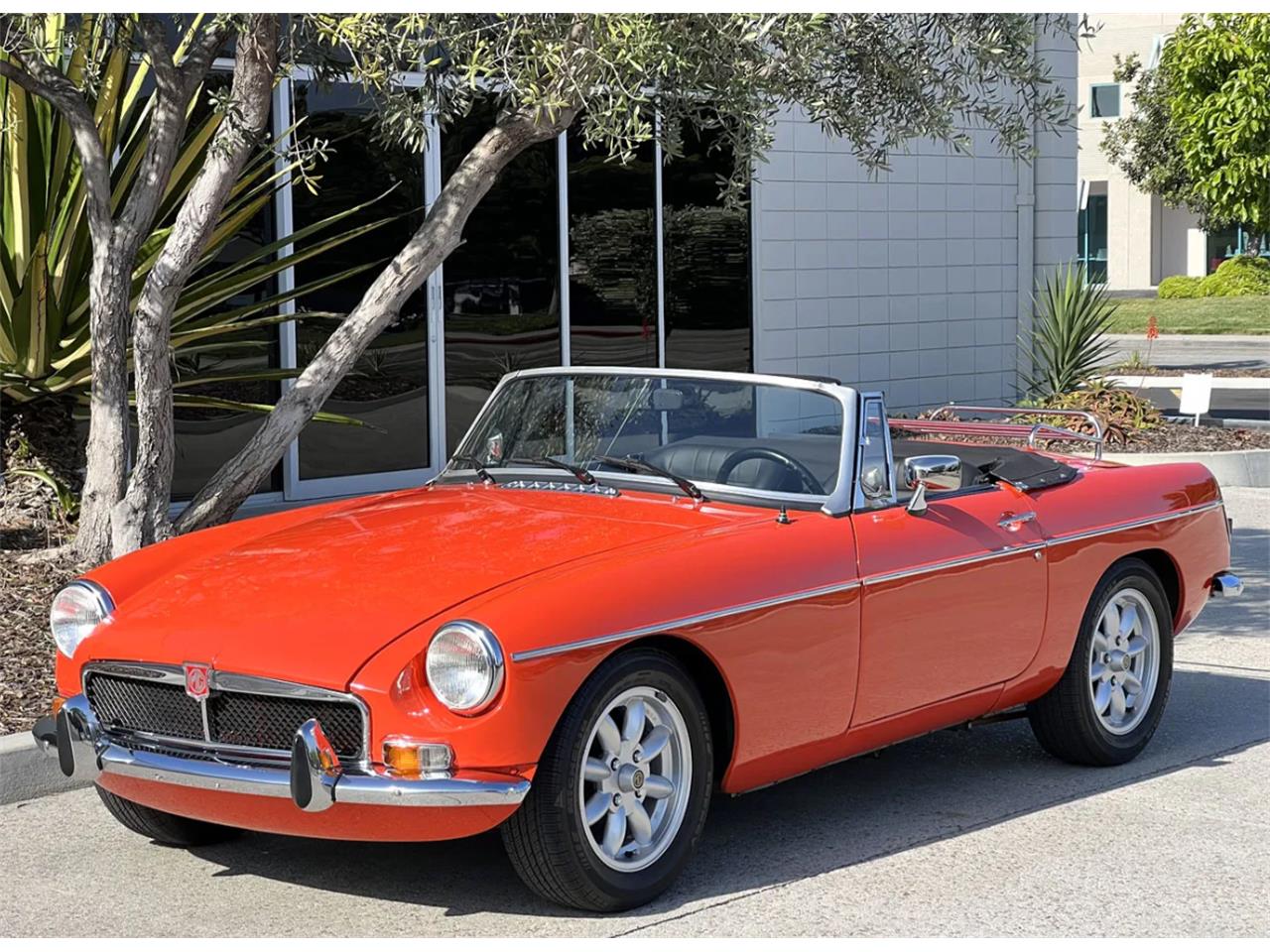 Mg-Mgb-1979-Orange-Black