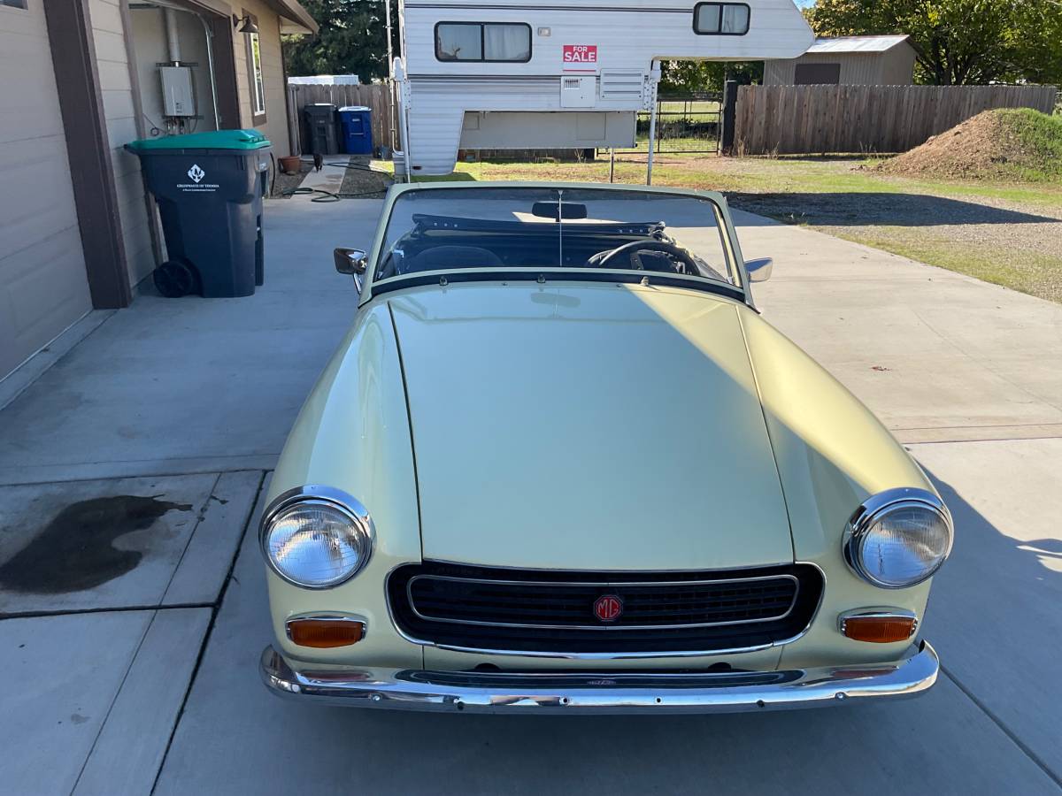 Mg-Midget-1974-yellow