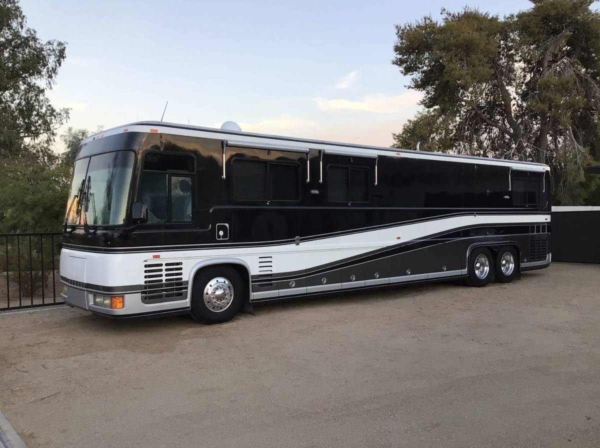 Newell-motorcoach-45′-diesel-1992