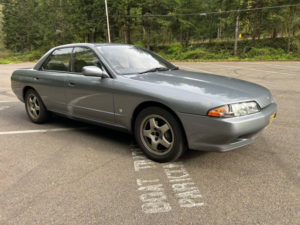 Nissan-1989-grey